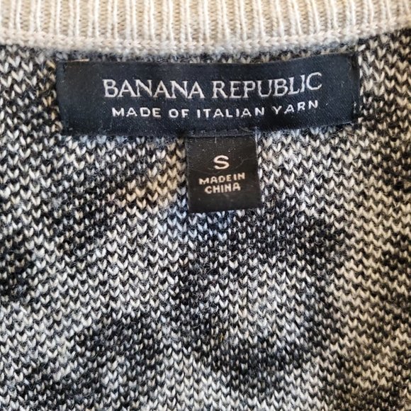 Banana Republic Extra Fine Italian Yarn Merino Animal Print Cardigan small - Picture 2 of 3